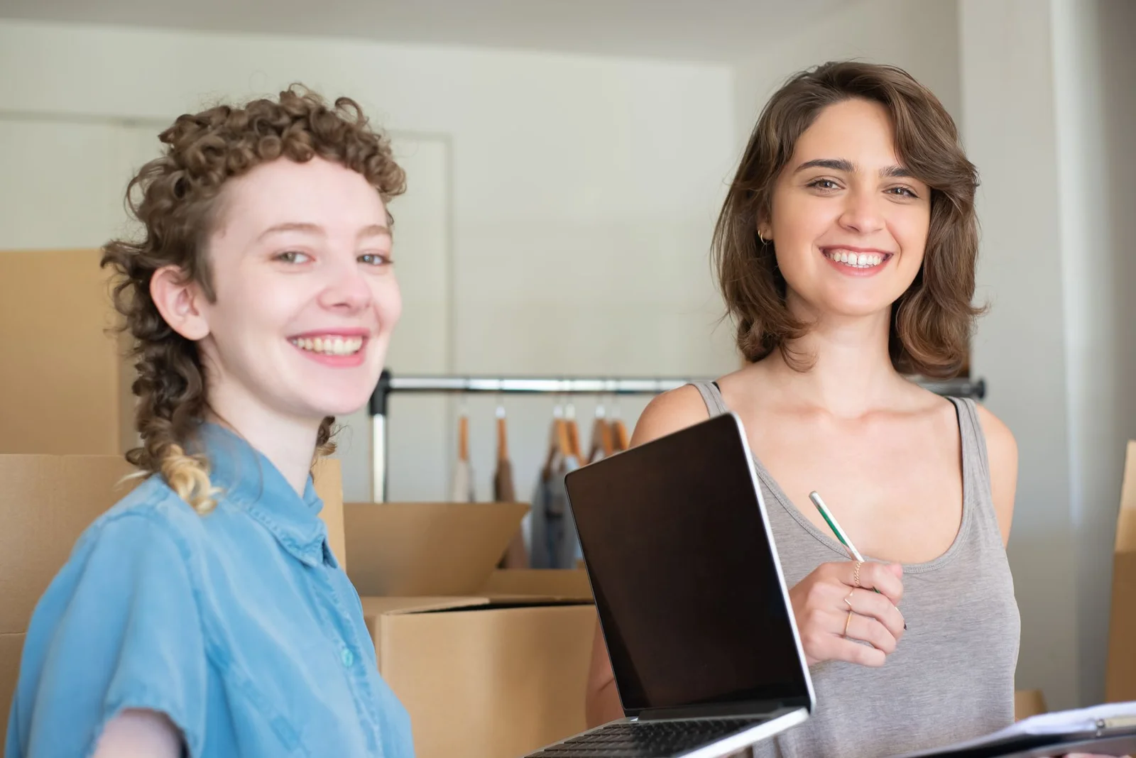 Website für Kosmetikstudio: Behandlungen, Preise und Buchung zeigen